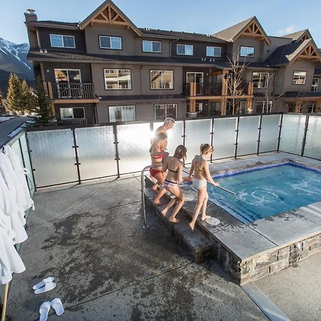 Copperstone Resort By Clique Канмор Екстериор снимка