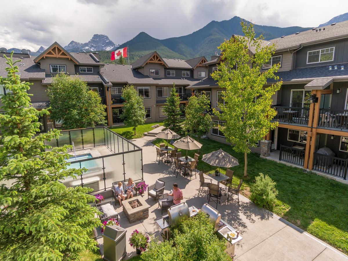 Copperstone Resort By Clique Канмор Екстериор снимка